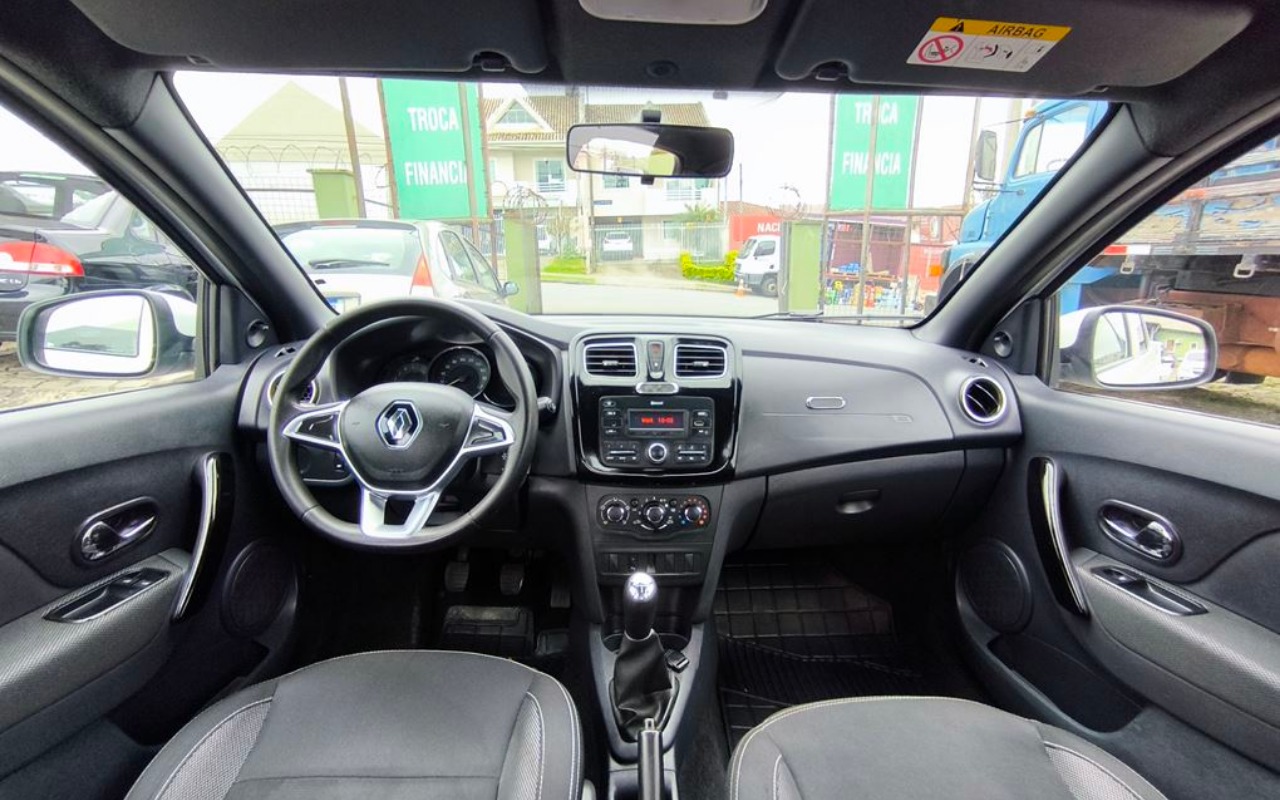 imagem-https://www.socarrao.com.br/sc-vehicle-images-prod/3967753/1790106579266-SU1HXzIwMjYwOTE5XzEwMDcwNiAoQ29weSkuanBn.jpg