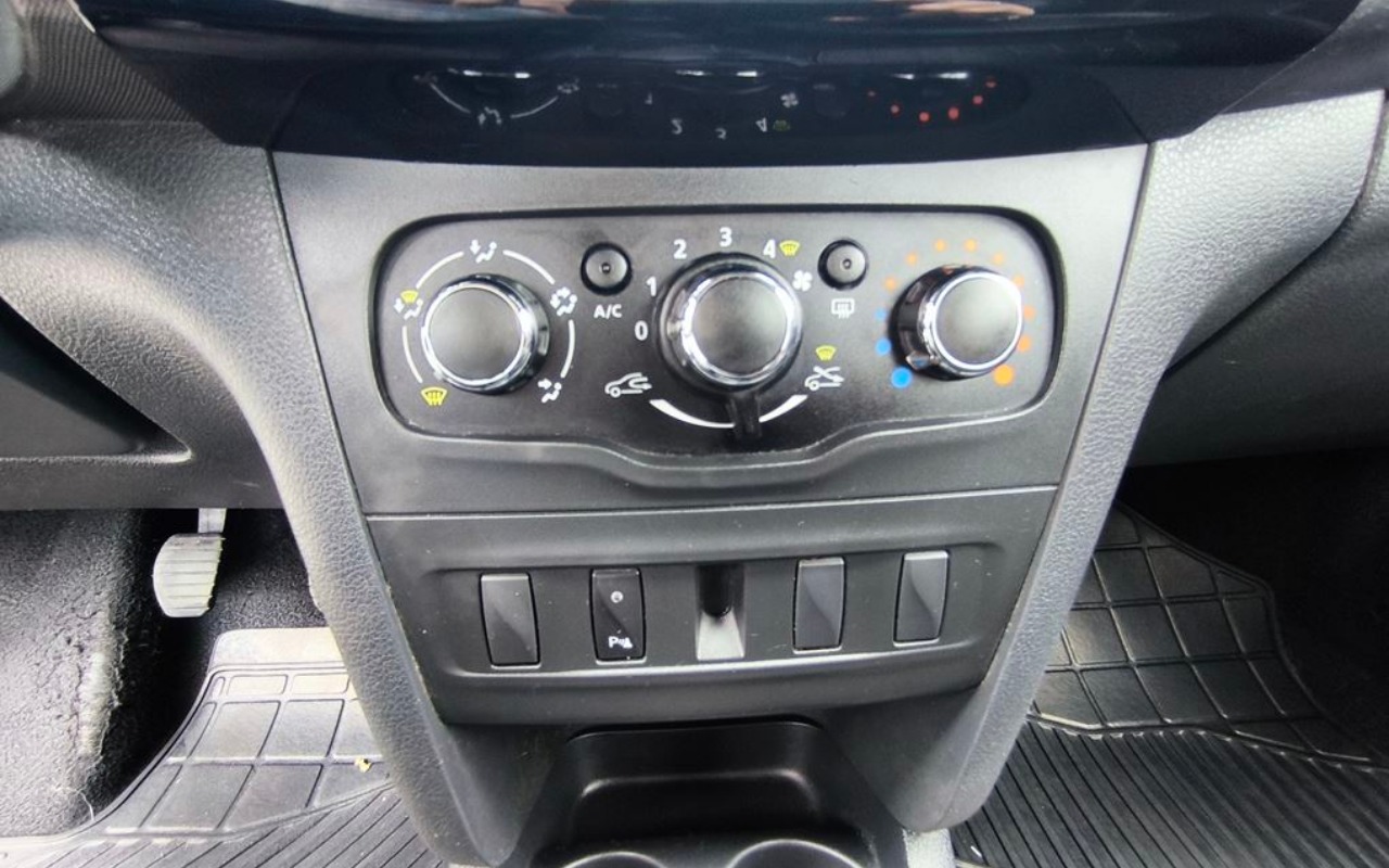 imagem-https://www.socarrao.com.br/sc-vehicle-images-prod/3967753/1790106579549-SU1HXzIwMjYwOTE5XzEwMDc0NSAoQ29weSkuanBn.jpg