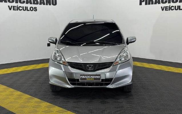 imagem-https://www.socarrao.com.br/sc-vehicle-images-prod/3967754/1789825967363-4cde22f0-f2b7-6074-bb3d-005d4603d86f-whatsappimage2026-08-21at1752461jpeg.jpg