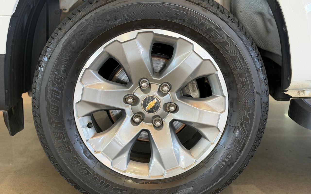 imagem-https://www.socarrao.com.br/sc-vehicle-images-prod/3967759/1789826076185-V2hhdHNBcHAgSW1hZ2UgMjAyNi0wOC0yNyBhdCAwOS41OC4zOSAoMykuanBlZw.jpeg
