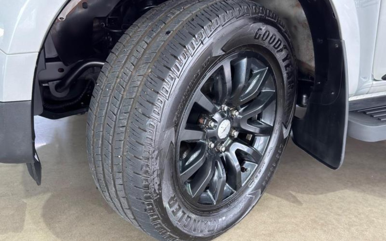 imagem-https://www.socarrao.com.br/sc-vehicle-images-prod/3967765/1789826152227-NzgxMzMyMl8xMF9CX2U4MTk4NDc3NzYuanBlZw.jpeg