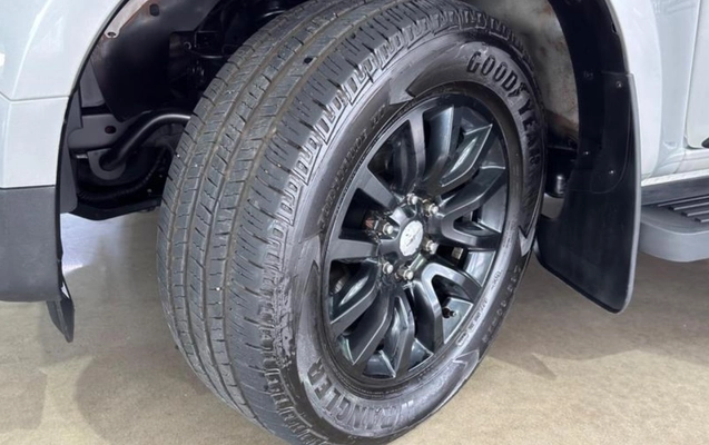 imagem-https://www.socarrao.com.br/sc-vehicle-images-prod/3967765/1789826152227-NzgxMzMyMl8xMF9CX2U4MTk4NDc3NzYuanBlZw.jpeg