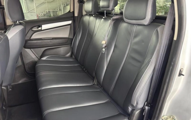imagem-https://www.socarrao.com.br/sc-vehicle-images-prod/3967765/1789826152495-NzgxMzMyMl8xNF9CXzY1Y2VmZWI1NmEuanBlZw.jpeg