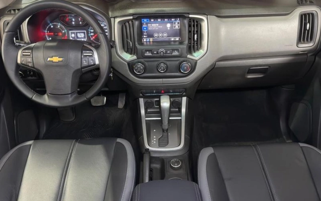 imagem-https://www.socarrao.com.br/sc-vehicle-images-prod/3967765/1789826152554-NzgxMzMyMl8xNV9CXzJhZDNmZDMxMTguanBlZw.jpeg