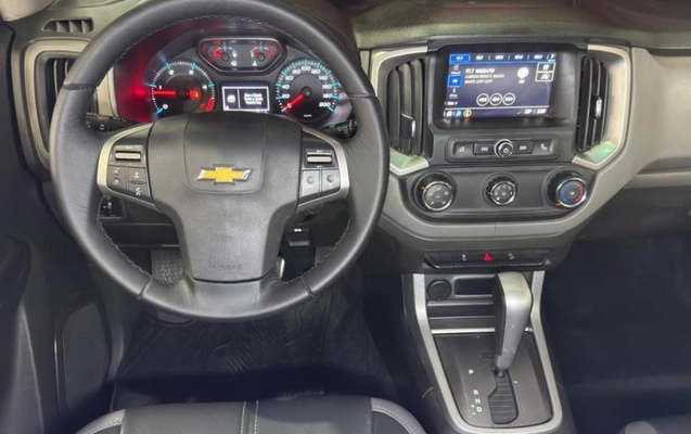 imagem-https://www.socarrao.com.br/sc-vehicle-images-prod/3967765/1789826152729-NzgxMzMyMl8xOF9CX2I1ZjJlMTA0YjIuanBlZw.jpeg