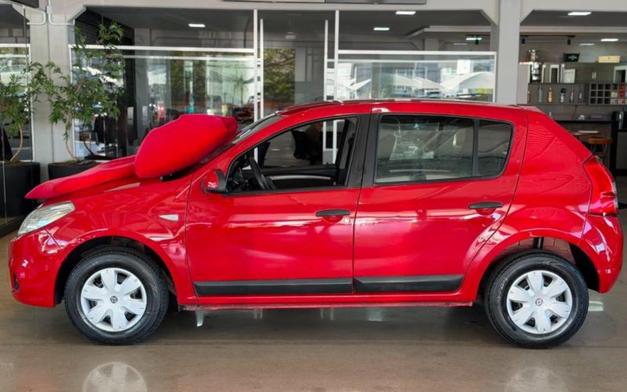 imagem-https://www.socarrao.com.br/sc-vehicle-images-prod/3967777/1789826246214-ODIxNDkxNV8zX0JfNTNjNGM2MjA3NC5qcGVn.jpeg