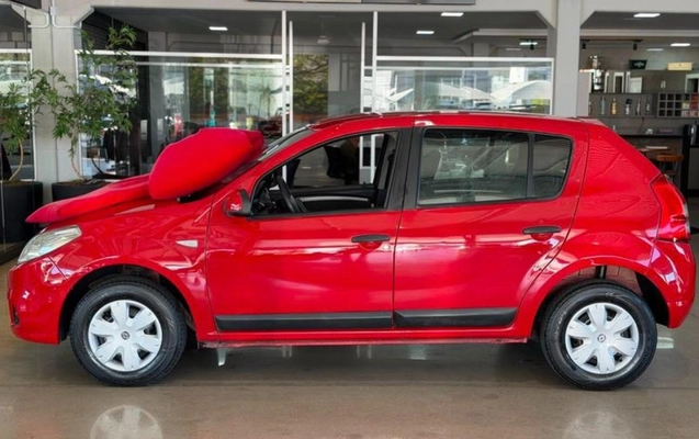 imagem-https://www.socarrao.com.br/sc-vehicle-images-prod/3967777/1789826246214-ODIxNDkxNV8zX0JfNTNjNGM2MjA3NC5qcGVn.jpeg