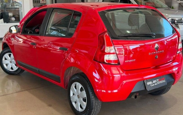 imagem-https://www.socarrao.com.br/sc-vehicle-images-prod/3967777/1789826246458-ODIxNDkxNV82X0JfNGNhMDRhYThhNy5qcGVn.jpeg