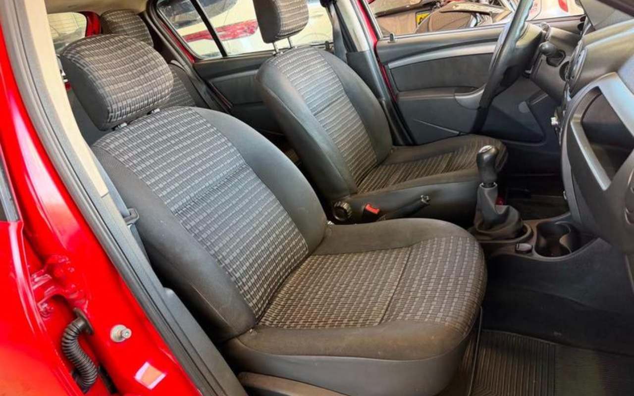 imagem-https://www.socarrao.com.br/sc-vehicle-images-prod/3967777/1789826246670-ODIxNDkxNV8xMF9CXzAwNmMyZTg4NTYuanBlZw.jpeg
