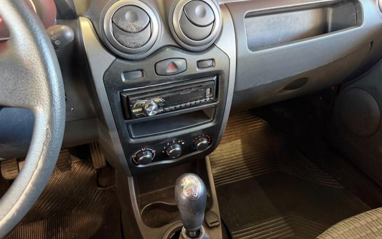 imagem-https://www.socarrao.com.br/sc-vehicle-images-prod/3967777/1789826246822-ODIxNDkxNV8xMF9CX2M1YTQ2ZWMxNTguanBlZw.jpeg