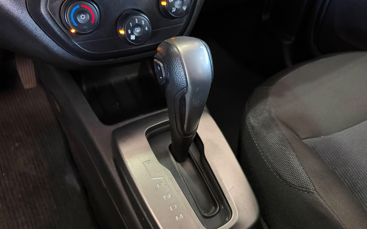 imagem-https://www.socarrao.com.br/sc-vehicle-images-prod/3967849/1789826566883-V2hhdHNBcHAgSW1hZ2UgMjAyNi0wOS0wOCBhdCAxNi4yMS40MSAoMikuanBlZw.jpeg