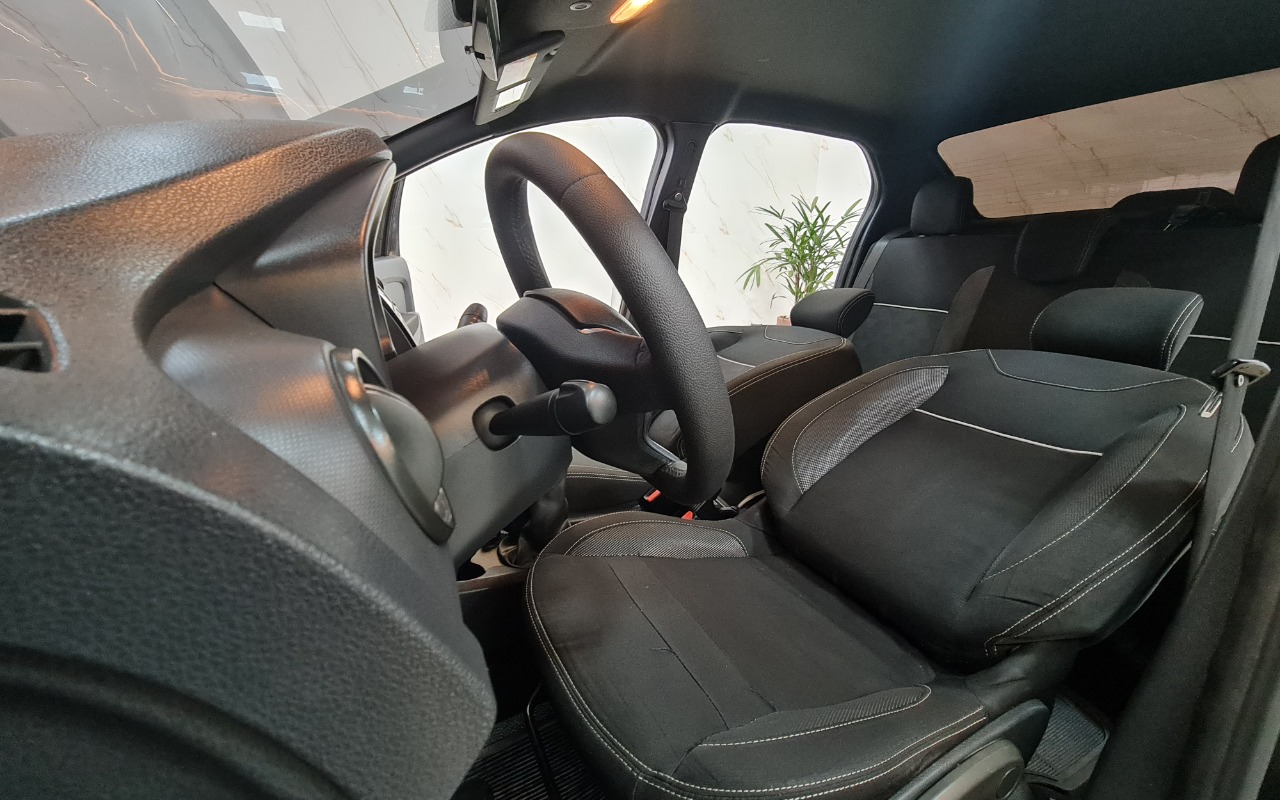 imagem-https://www.socarrao.com.br/sc-vehicle-images-prod/3967852/1789826616106-MjAyNjA5MThfMTIzNjM0LmpwZw.jpg