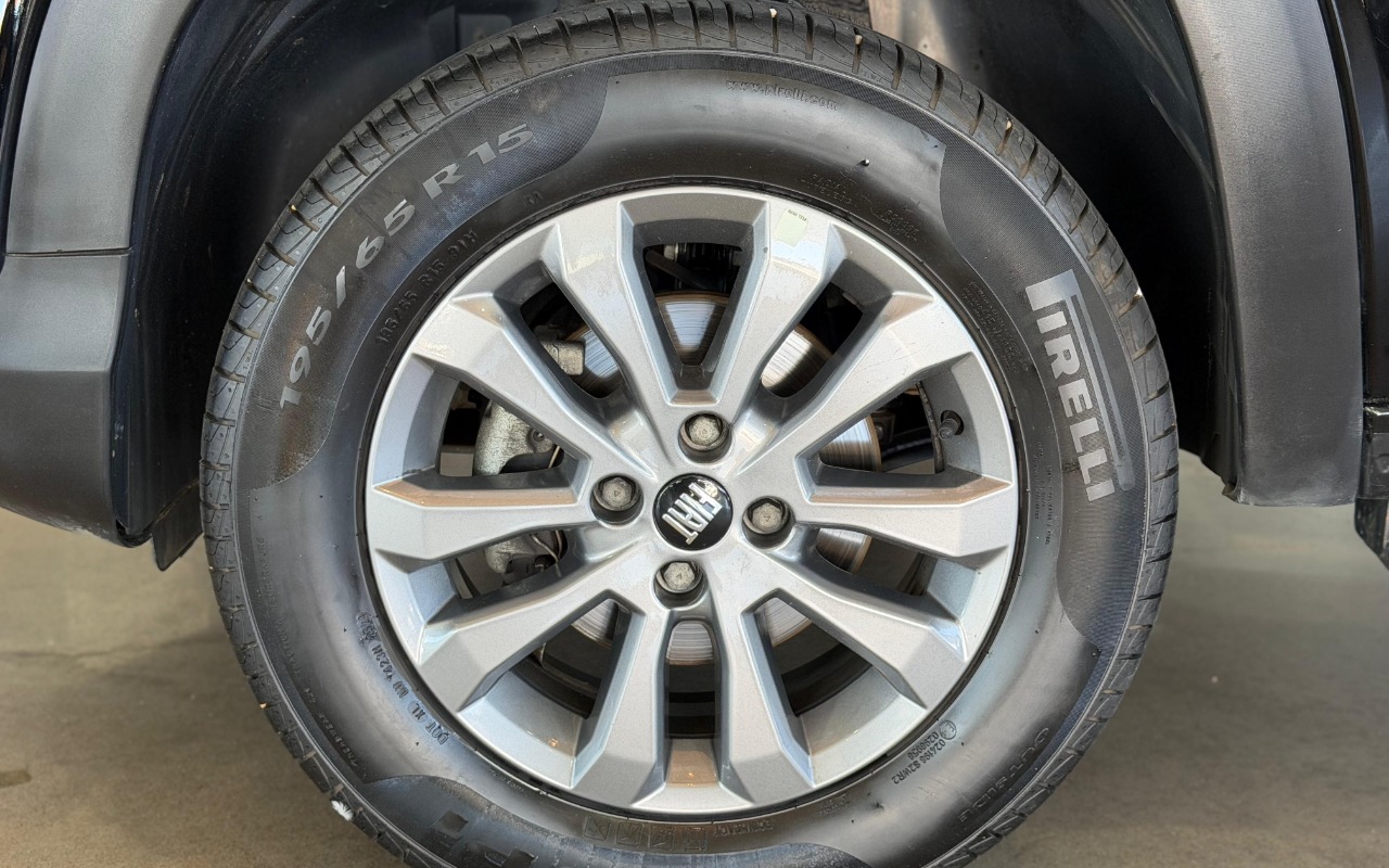 imagem-https://www.socarrao.com.br/sc-vehicle-images-prod/3967854/1789826666508-V2hhdHNBcHAgSW1hZ2UgMjAyNi0wOS0wOCBhdCAxNi4wOS41OSAoMSkuanBlZw.jpeg