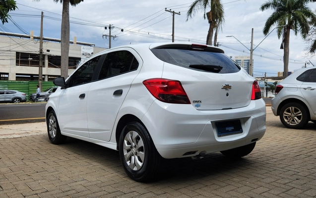 imagem-https://www.socarrao.com.br/sc-vehicle-images-prod/3967865/1789826810703-fcbaaee4-fae0-4b8f-8286-be81e98afda0.jpg