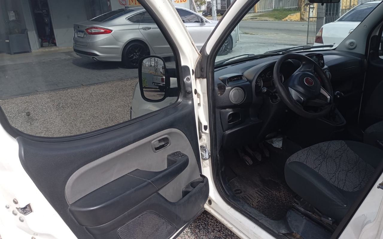 imagem-https://www.socarrao.com.br/sc-vehicle-images-prod/3967955/1789827225208-V2hhdHNBcHAgSW1hZ2UgMjAyNi0wNS0yOSBhdCAxMC40Mi4wNSAoMSkuanBlZw.jpeg