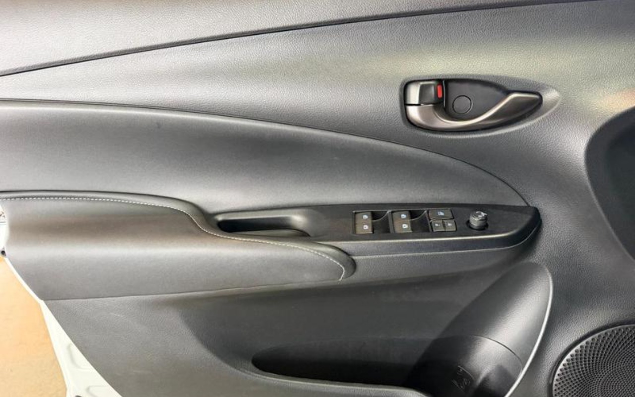 imagem-https://www.socarrao.com.br/sc-vehicle-images-prod/3967956/1789827253145-ODQ2OTYzM18xNl9CXzAxZDBiMzg1ZDguanBlZw.jpeg