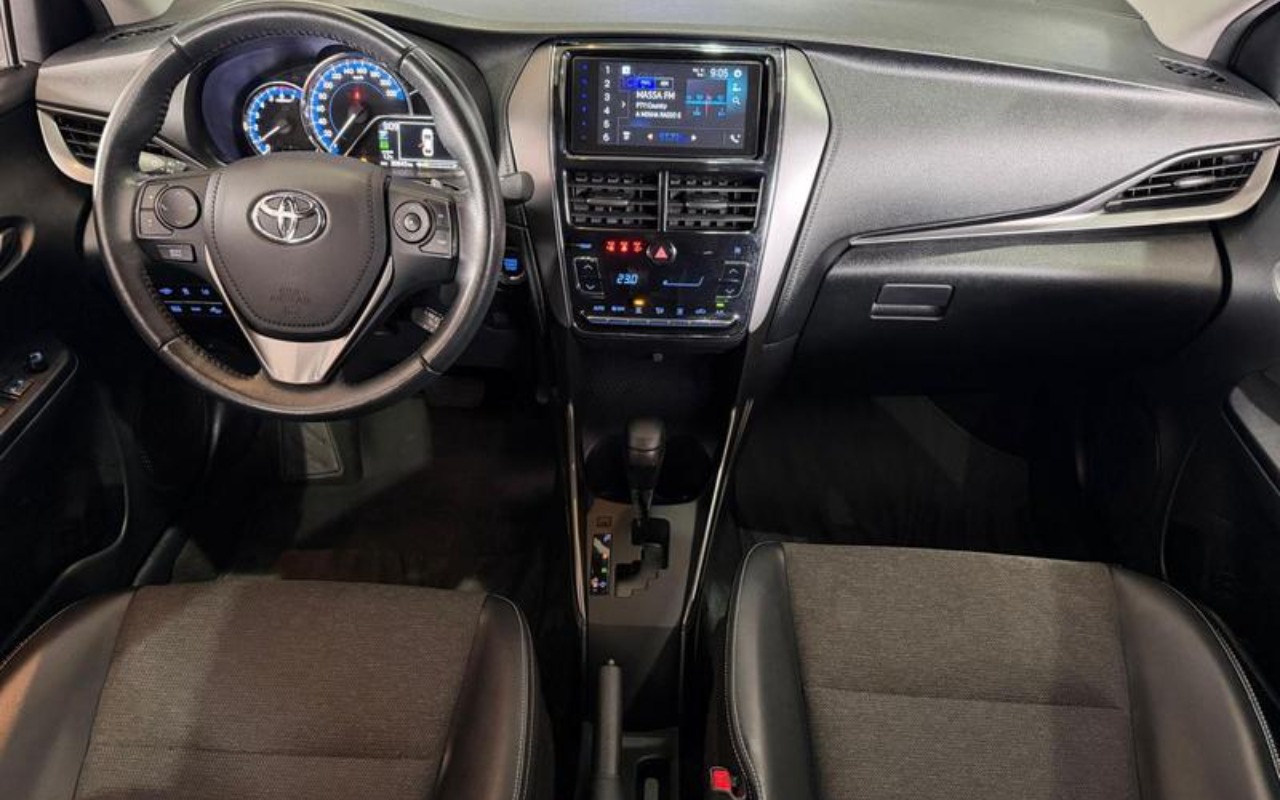 imagem-https://www.socarrao.com.br/sc-vehicle-images-prod/3967956/1789827253254-ODQ2OTYzM18xNl9CXzM2NTQyMDMwZmQuanBlZw.jpeg
