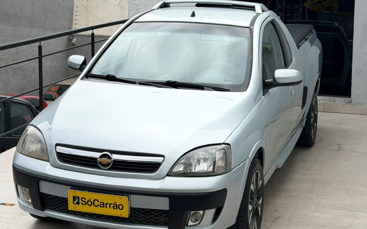 Chevrolet Montana 2006 Prata — foto 1 de 3