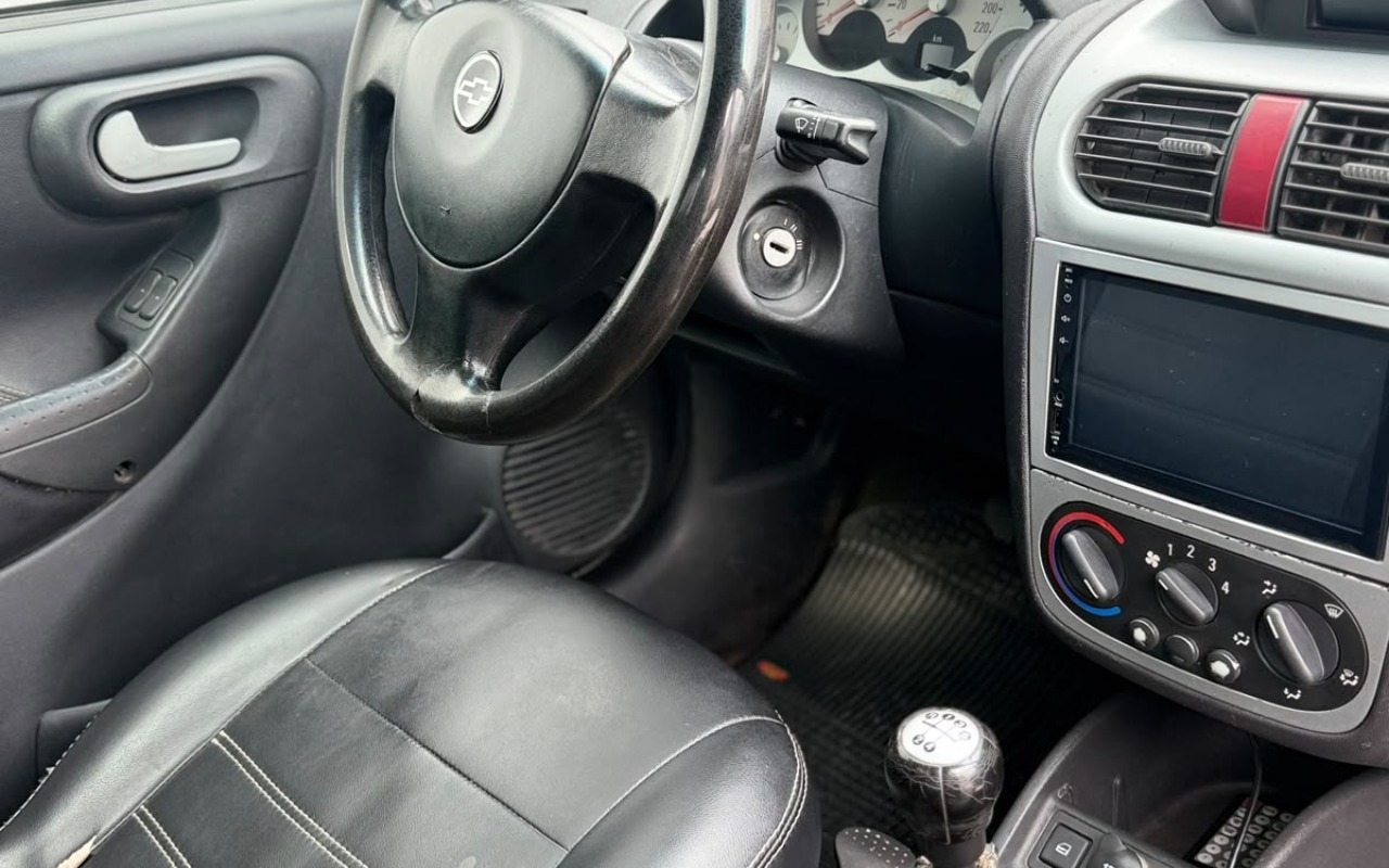 imagem-https://www.socarrao.com.br/sc-vehicle-images-prod/3967976/1789827527334-V2hhdHNBcHAgSW1hZ2UgMjAyNi0wOS0xOCBhdCAxMC4xMC4xOC5qcGVn.jpeg