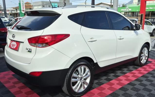 imagem-https://www.socarrao.com.br/sc-vehicle-images-prod/3967994/1789827715806-003_b55b5d33341bc15b3fabd48d8e272cab.jpg