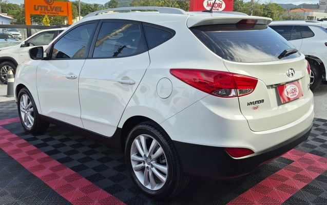 imagem-https://www.socarrao.com.br/sc-vehicle-images-prod/3967994/1789827715810-003_53196e8045bcabe90f4dde0cb289b16d.jpg
