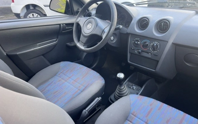 imagem-https://www.socarrao.com.br/sc-vehicle-images-prod/3967999/1790023852184-NTc1YjU2Y2MtZWZkYy00MGIzLTlkM2YtZjM2MmE5NmFiYzgxLmpwZw.jpg