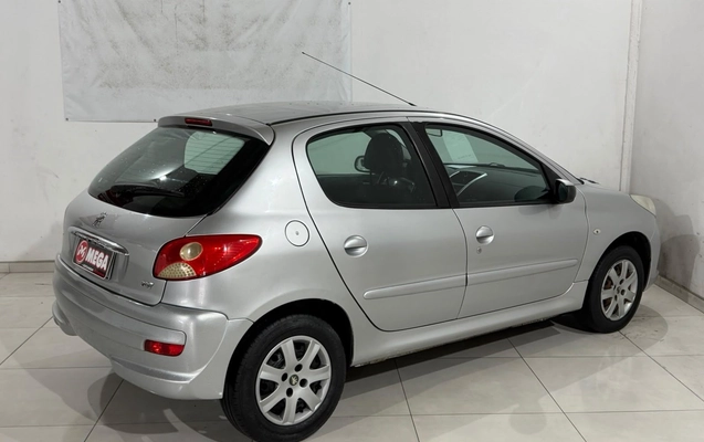 imagem-https://www.socarrao.com.br/sc-vehicle-images-prod/3968006/1789827890146-f20f2ff389ea4101b07fe64d9eeaeaf6_1789827858610.jpg