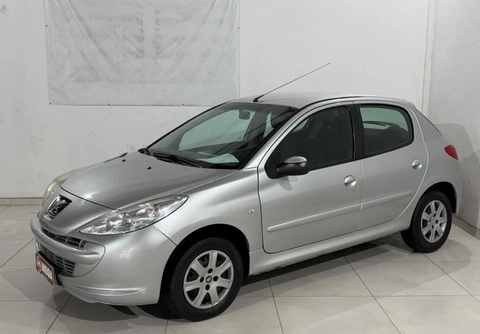 Peugeot 207 XR 1.4 Flex 8V 3p 2013 Prata — foto 1 de 3