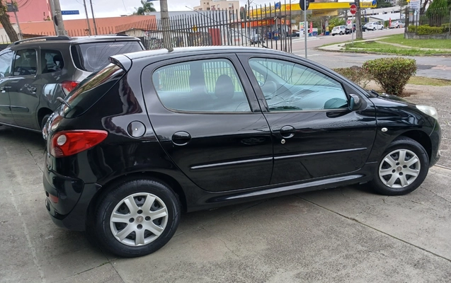 imagem-https://www.socarrao.com.br/sc-vehicle-images-prod/3968021/1789828151362-MTc4OTgyNzc3OTQwMjI3ODI5MzgzNDQwOTI1NzY0MzEuanBn.jpg