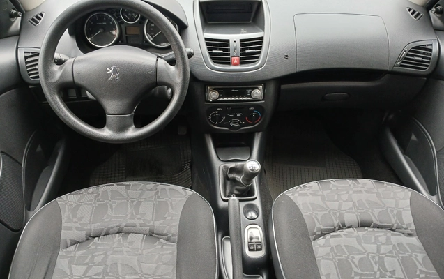 imagem-https://www.socarrao.com.br/sc-vehicle-images-prod/3968021/1789828151958-MTc4OTgyNzg3MTQxNTU5MTc4NDc2OTA1Nzk1NDQxOTAuanBn.jpg