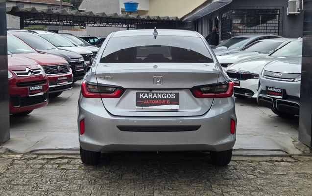 imagem-https://www.socarrao.com.br/sc-vehicle-images-prod/3968104/1789829148828-c4b74fc9-15db-437d-ba44-15d7bbaeca9b.jpg