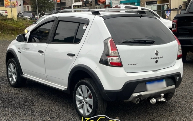 imagem-https://www.socarrao.com.br/sc-vehicle-images-prod/3968128/1789829430081-7mBC4xqyGd2v9rcacMmr5k9jUzXxWrBb.jpg
