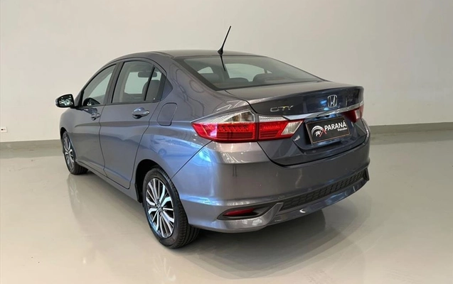 imagem-https://www.socarrao.com.br/sc-vehicle-images-prod/3968197/1789829930928-6.jpg