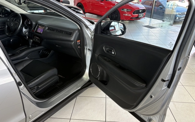 imagem-https://www.socarrao.com.br/sc-vehicle-images-prod/3968232/1789830345999-KRgis7e2m5ODZTlH2HWUYeSaC7VspiqF.jpg