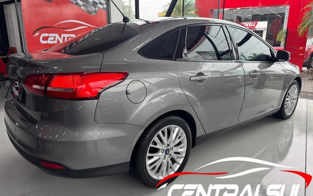 imagem-https://www.socarrao.com.br/sc-vehicle-images-prod/3968244/1789830516983-56757a47a5084c40adcc0afa46b458ef_1789830229820.jpg