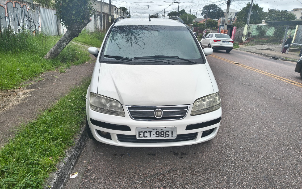 Fiat Idea 2010 Branco — foto 1 de 3