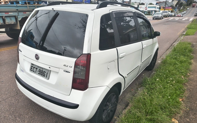 imagem-https://www.socarrao.com.br/sc-vehicle-images-prod/3968289/1789830947645-SU1HXzIwMjYwOTE5XzExNTgyNjE4M19IRFIuanBn.jpg