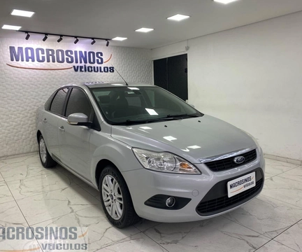 Ford Focus 2013 Prata — foto 1 de 3
