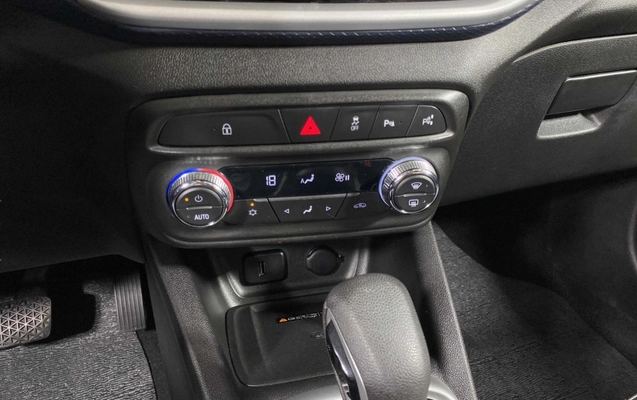 imagem-https://www.socarrao.com.br/sc-vehicle-images-prod/3968531/1789832813557-003_1be75bf1a1fc36fb77ceb674b0cef05a.jpg