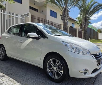 Peugeot 208 2014 Branco — foto 1 de 3