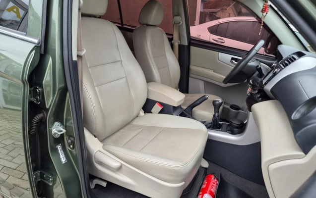 imagem-https://www.socarrao.com.br/sc-vehicle-images-prod/3968693/1789834668918-V2hhdHNBcHAgSW1hZ2UgMjAyNi0wOS0xOSBhdCAwOC41Ny4xOCAoMykuanBlZw.jpeg