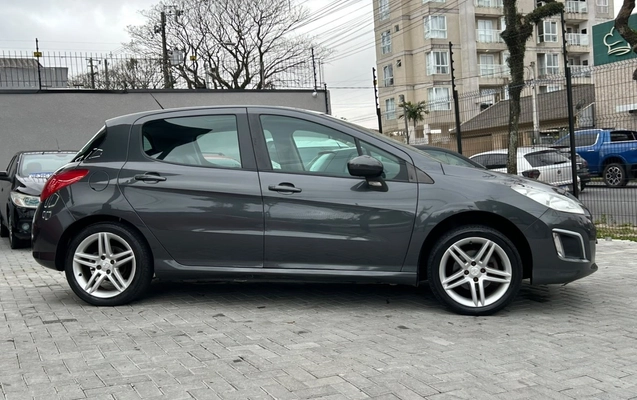 imagem-https://www.socarrao.com.br/sc-vehicle-images-prod/3968999/1789838544035-4_094510.jpg