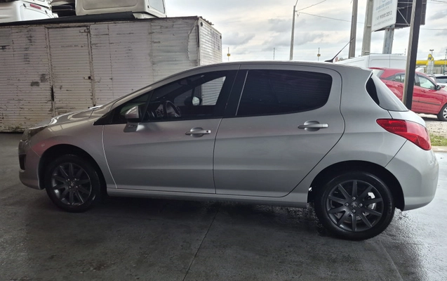 imagem-https://www.socarrao.com.br/sc-vehicle-images-prod/3969034/1789913618145-vehicle_image_1789913545_9e0d9ed7b069c57714f2632228b65906.jpeg
