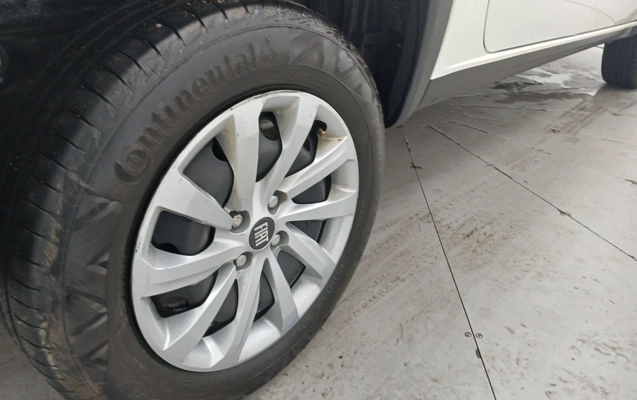 imagem-https://www.socarrao.com.br/sc-vehicle-images-prod/3969547/1789842656118-1_033052.jpg