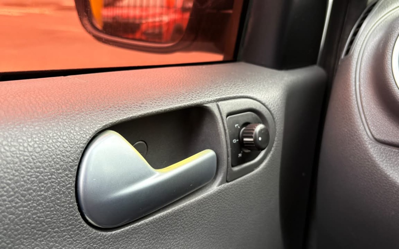 imagem-https://www.socarrao.com.br/sc-vehicle-images-prod/3969655/1789844297376-V2hhdHNBcHAgSW1hZ2UgMjAyNi0wOS0xOSBhdCAxMC41MS4yMi5qcGVn.jpeg