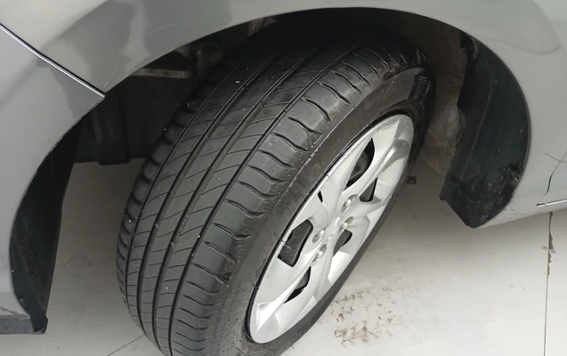 imagem-https://www.socarrao.com.br/sc-vehicle-images-prod/3969666/1789844619135-2_040333.jpg