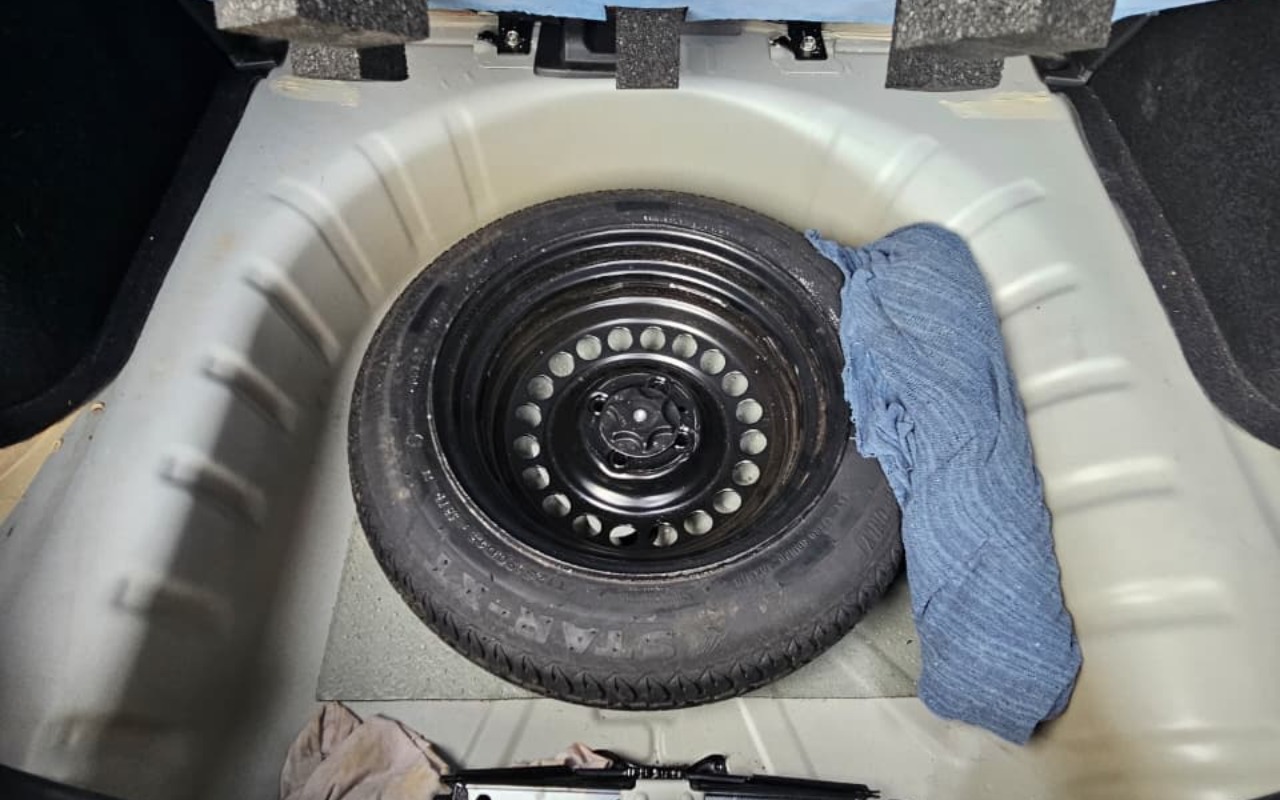 imagem-https://www.socarrao.com.br/sc-vehicle-images-prod/3969726/1789845697334-MzBlMTY0MzYtOWQ0MC00Y2UxLWJjYmYtNjk0MzAwOGQ0ZmIzLmpwZw.jpg