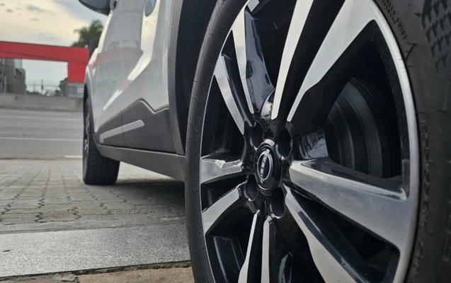 imagem-https://www.socarrao.com.br/sc-vehicle-images-prod/3969726/1789845697623-MmRkZTcyZWEtZjU5ZC00YTVhLTliMjktYzc0ZmQ5YjdkYjE0LmpwZw.jpg