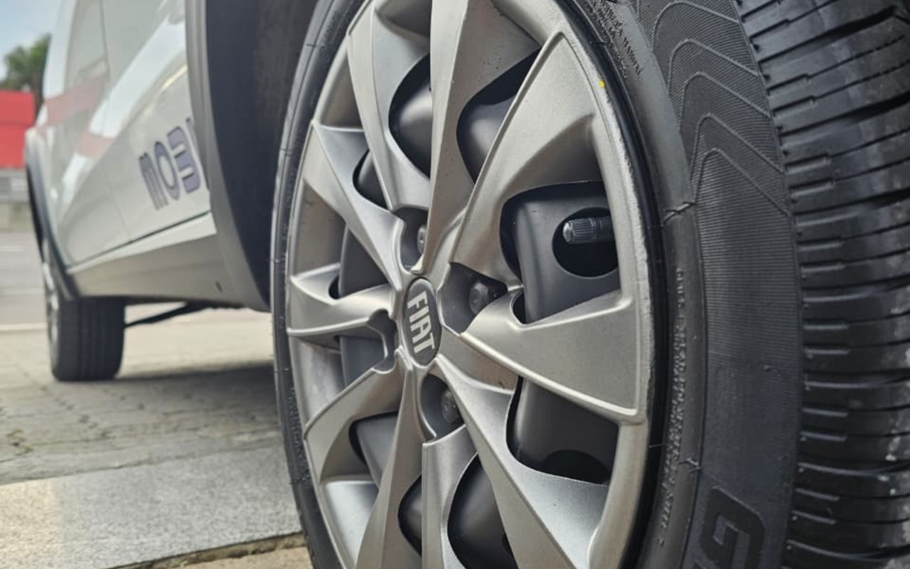 imagem-https://www.socarrao.com.br/sc-vehicle-images-prod/3969783/1789846358433-ZjRhZmJjZjAtY2U1MS00NDkwLTlmNzctNjhmMjRlMDZhMTFlLmpwZw.jpg