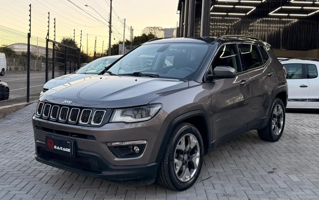 imagem-https://www.socarrao.com.br/sc-vehicle-images-prod/3969827/1789846875051-4_023126.jpg